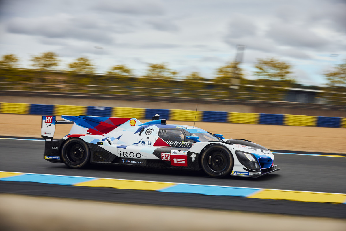 P90554319_highRes_le-mans-fra-4-5-may-