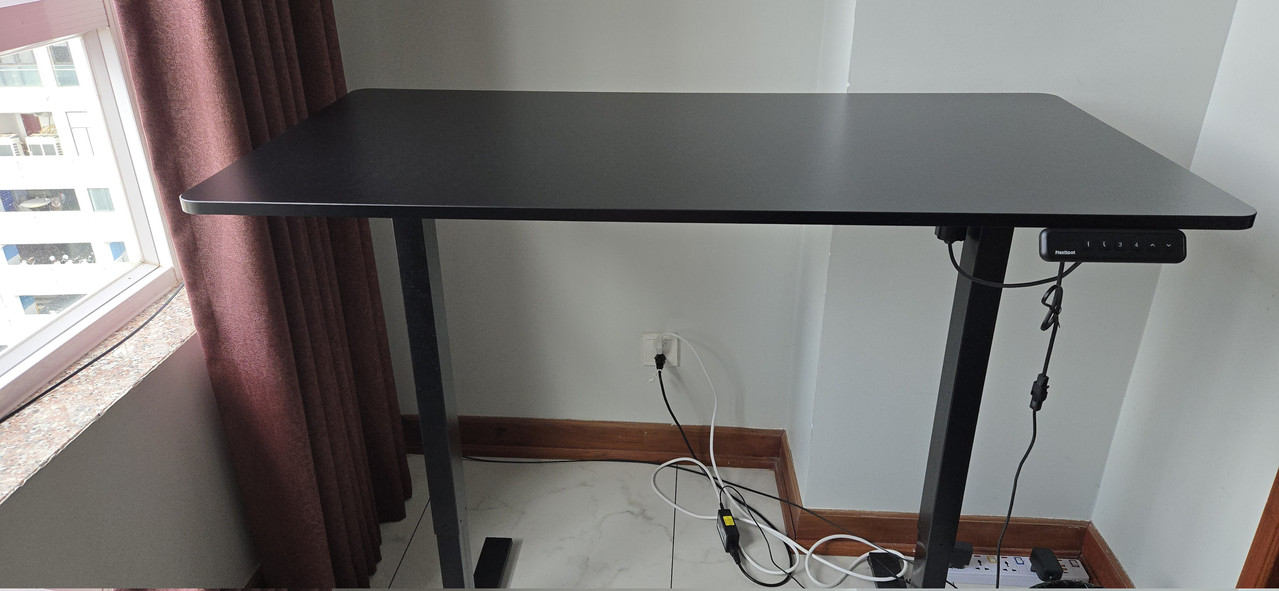 8 DESK