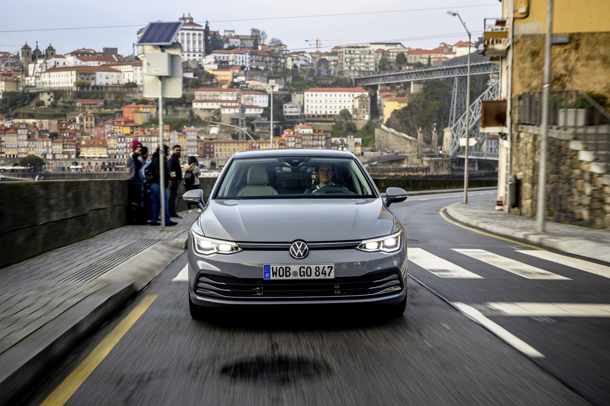 DB2019AU01893_overfull