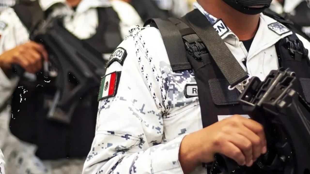 Narcotraficante huye de la Guardia Nacional; aseguran 500 dosis de cristal