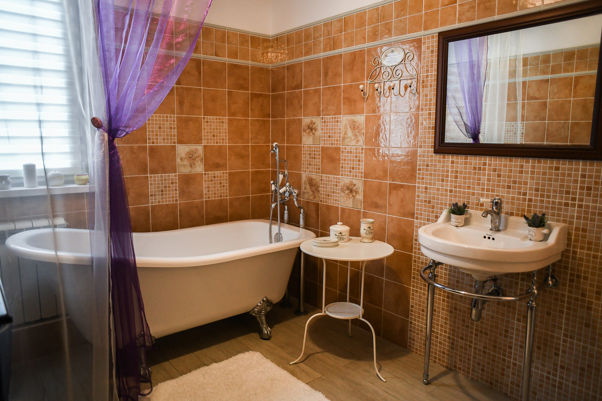 70F2B14C-B726-4AD1-A545-5D3BABBBC828