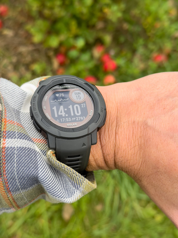 Different screen brightness Garmin Instinct Crossover solar / non solar