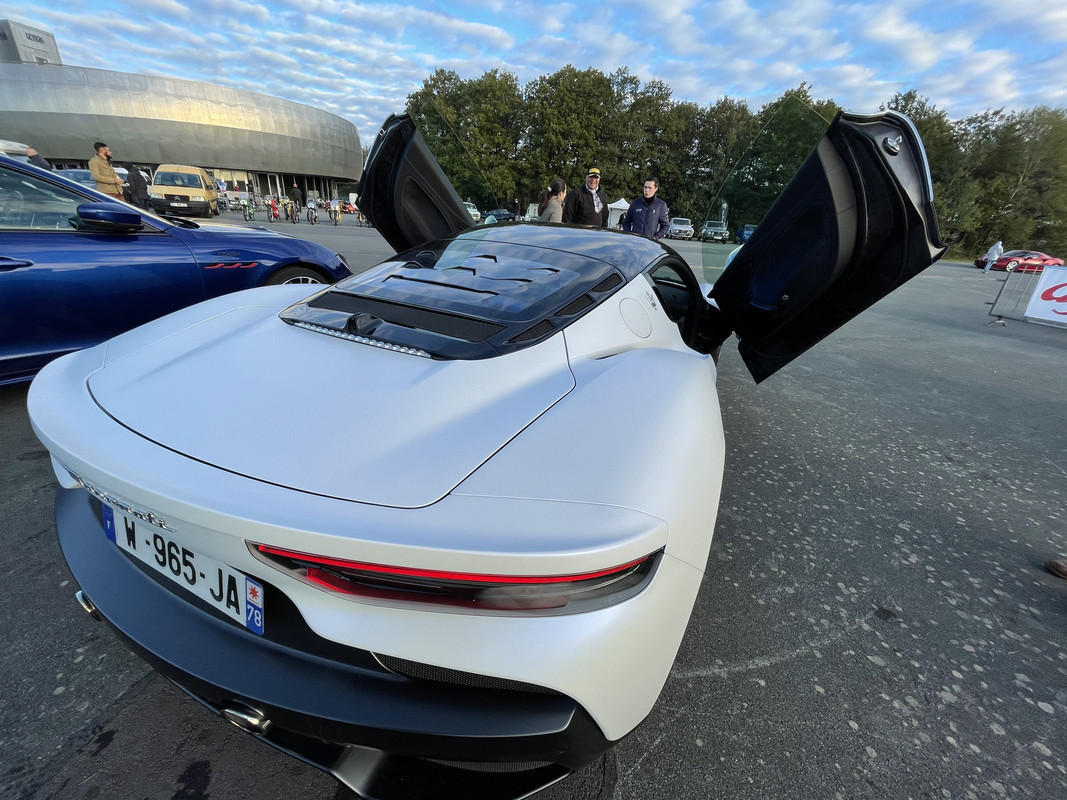 B2FBAD84-4559-4954-A237-746BD4306858