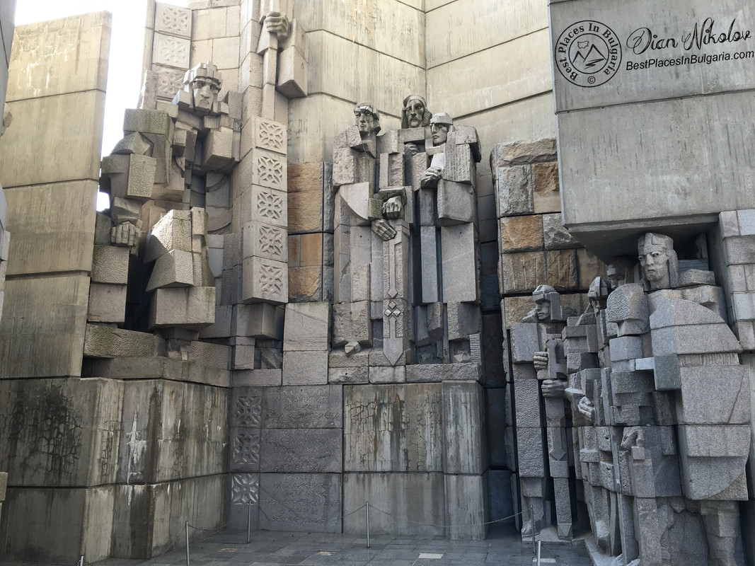 [Obrazek: monument-creators-of-the-bulgarian-empire-00.jpg]