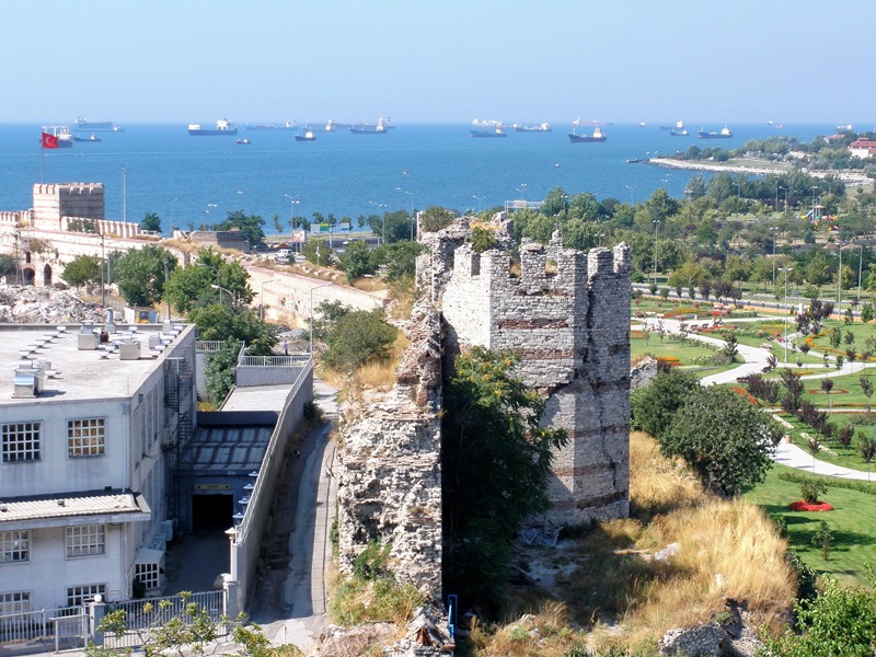 В Истанбуле, в Константинополе ...