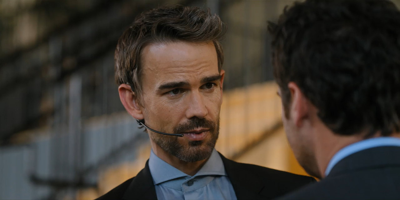 The Lincoln Lawyer (2022) Season 1 [Hindi + English] WebRip 480p, 720p ESub - Complete Screenshot