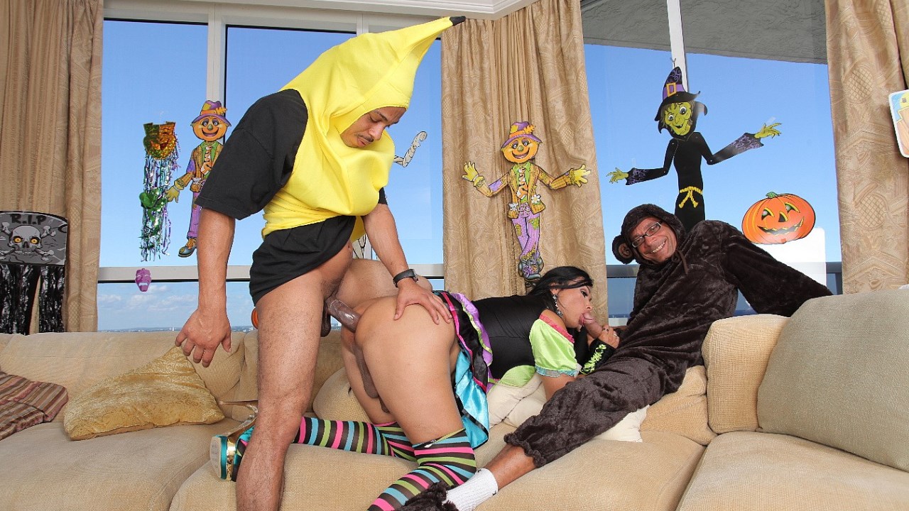 Trans 500 - Vanity - Trick Treats 06