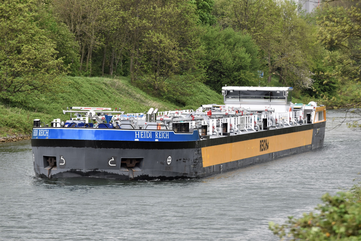 2021.05.10d2a Rich Heidi (1940x1293)