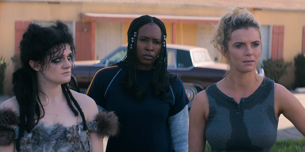 GLOW.S02E06.Work.the.Leg.1080p.10bit.NF.WEBRip.DDP5.1.HEVC-Vyndros.mkv_snapshot_02.32_[2020.10.29_02