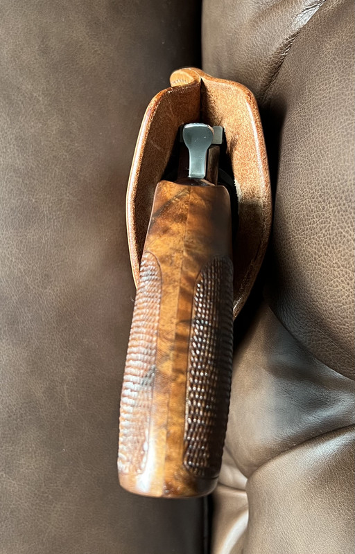 4585C50E-AF24-4AE1-9DB0-F4123FB67272