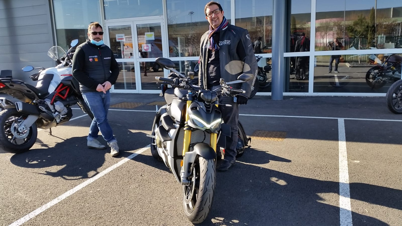 B48A4C31-D473-4546-BF59-6D0072F1D3DB