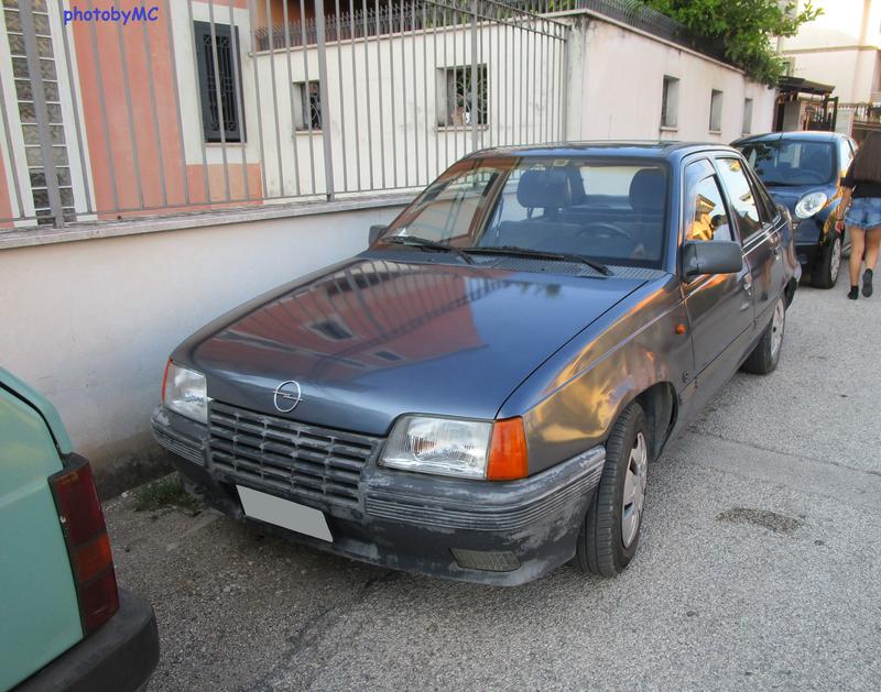 avvistamenti auto storiche - Pagina 17 IMG-0411