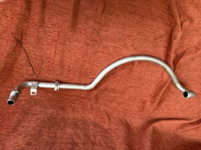Oil pipe tank to engine