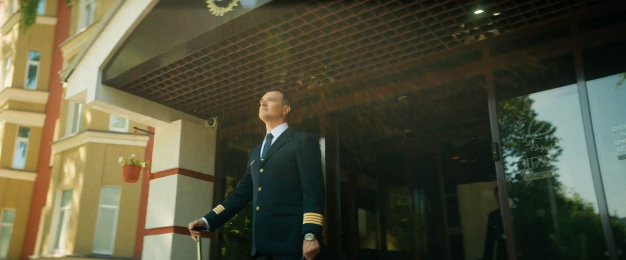 Emergency Landing 2023 WebRip [Hindi] 480p, 720p ESub Screenshot