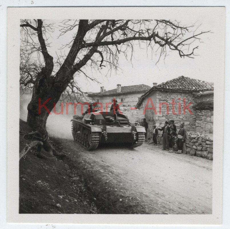 Foto Wehrmacht Griechenland Angriff Panzer Stug Sturmgeschütz in