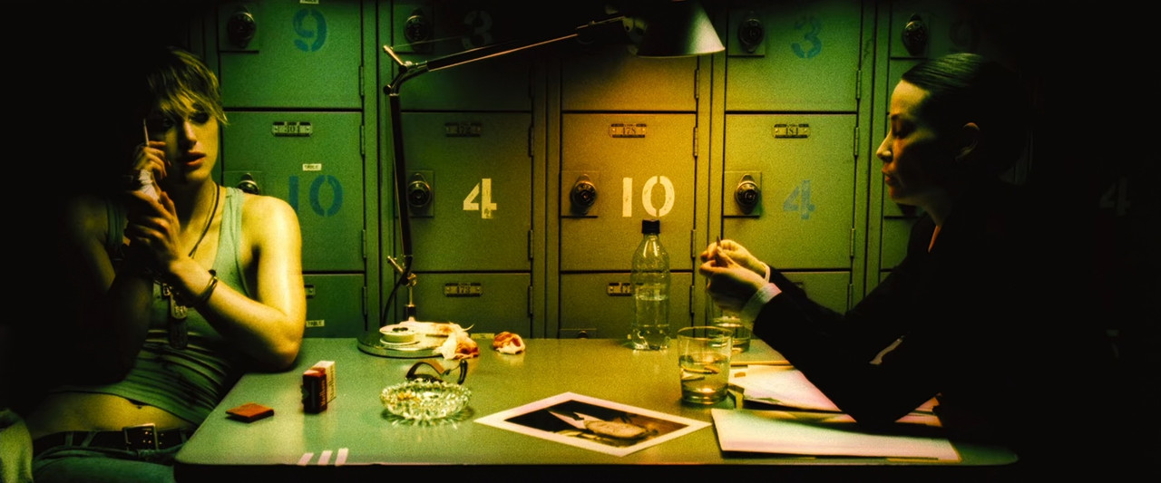 Domino 2005 (1080p x265 10bit Tigole).mkv_snapsh