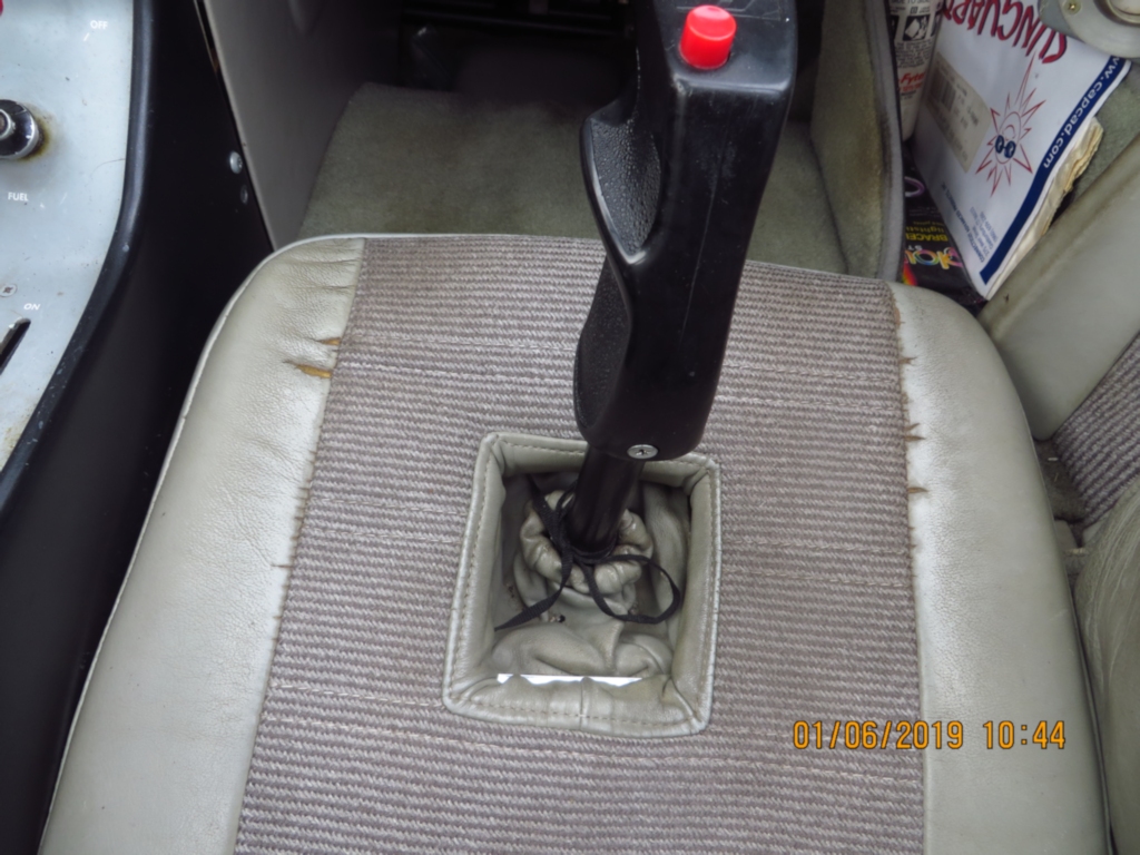 cracks in seat bottom