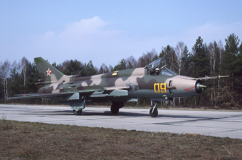 20 GvAPIB Su-17M4 09 yellow_16104 (2)b [Gross-Dölln 4.93]