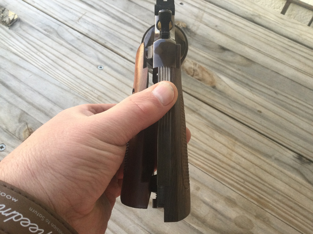 9E57898B-8C3D-468B-8142-1D8E7BE773E7