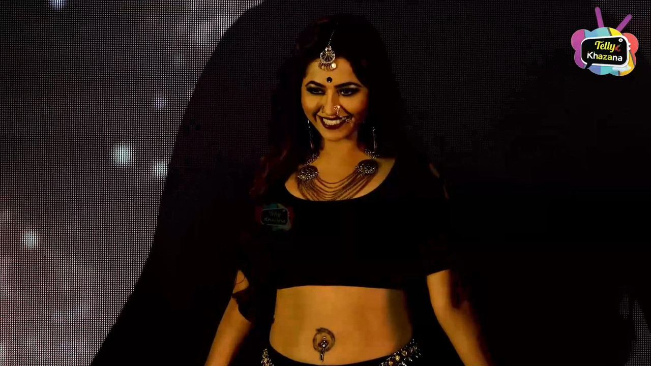 Ridhima tiwari sexy open anvel show.mkv_snapshot_01.20.430