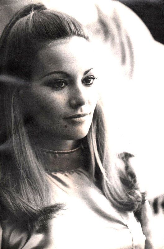 claudine_auger_mb64