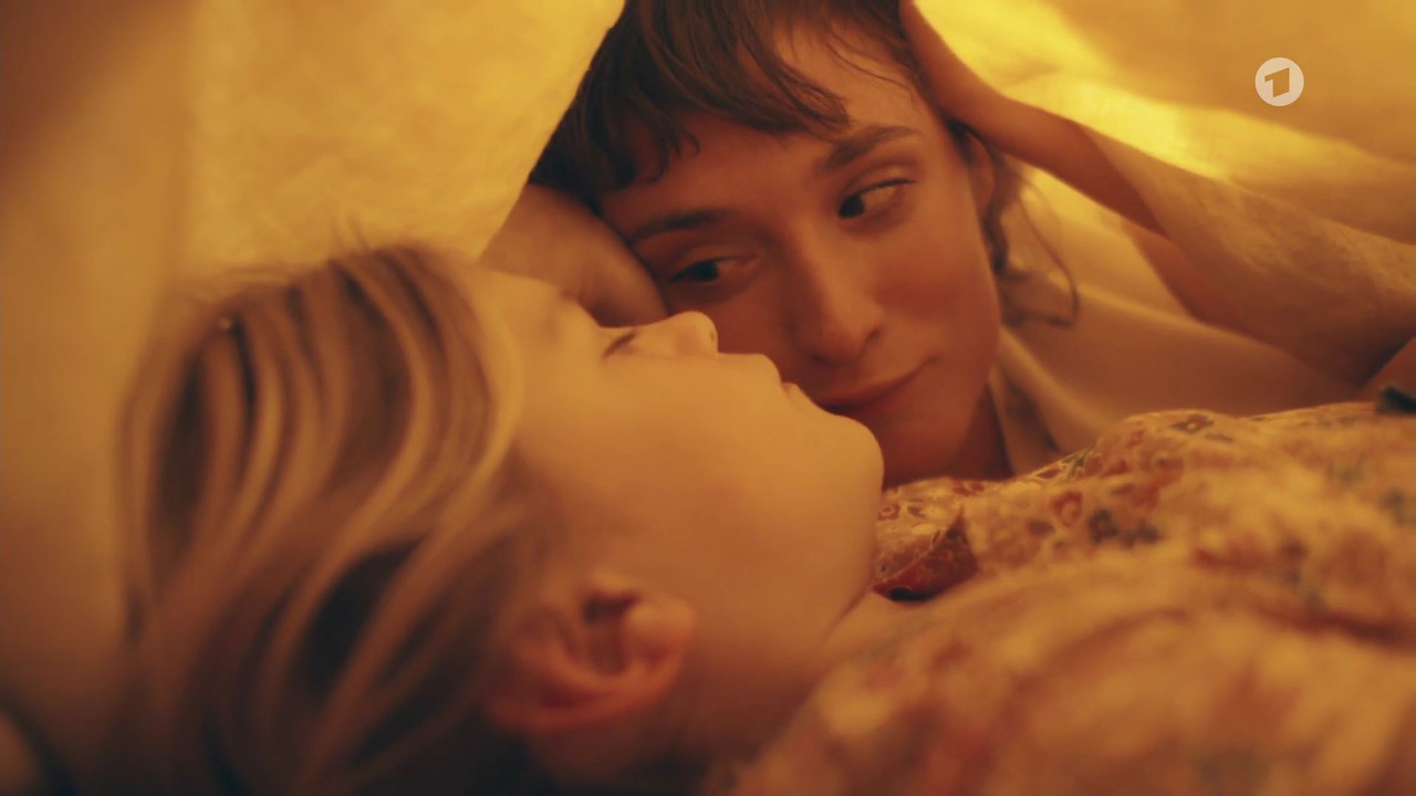 Einfach Nina (2022)_00_53_53_00_215