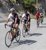 ΤΟ BREVET ΕΠΙΣΤΡΕΦΕΙ ΣΤΗ ΧΙΟ – Ο ΓΥΡΟΣ ΤΟΥ ΝΗΣΙΟΥ ΣΕ ΔΥΟ ΤΡΟΧΟΥΣ!