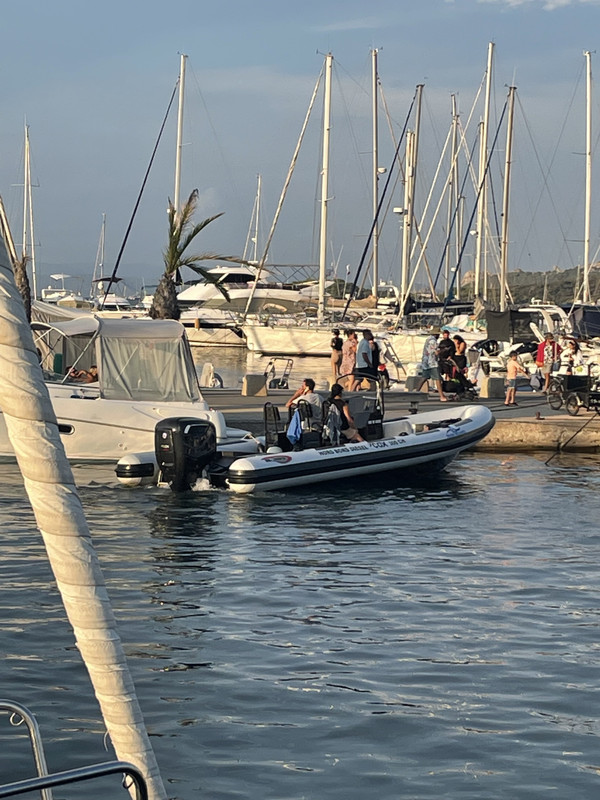 033B579B-DF54-4A39-966C-BA1C62341D35