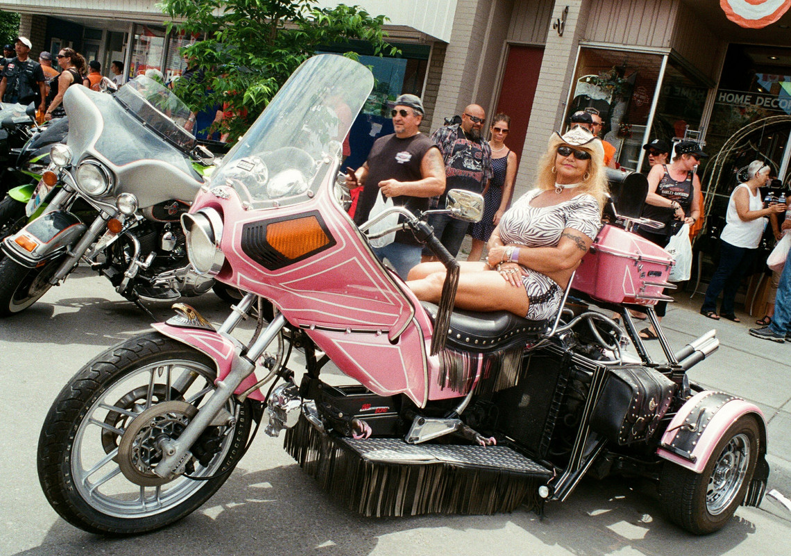 peoplepinkladyrider.jpg