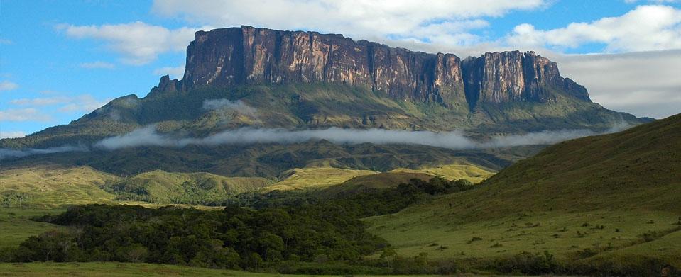 trek-tepuis-mount-roraima.jpg