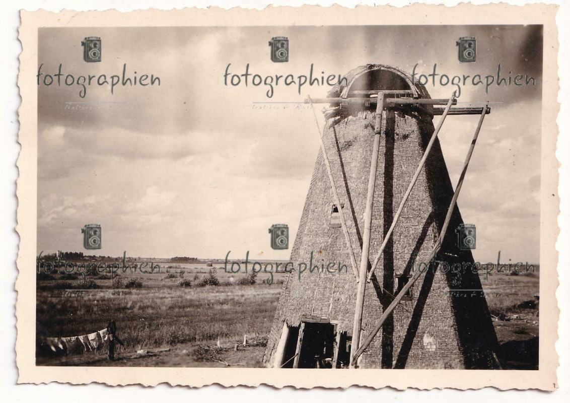 org. Foto Russland Nord Podbjerjesje alte Windmühle 1941