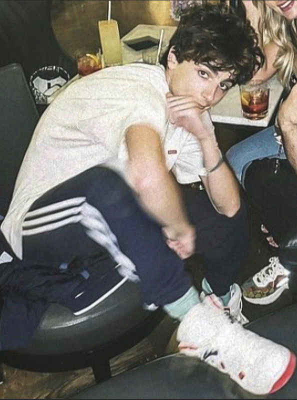 2021 August 8 Timothée Chalamet with Barry Keoghan d3697406 1280