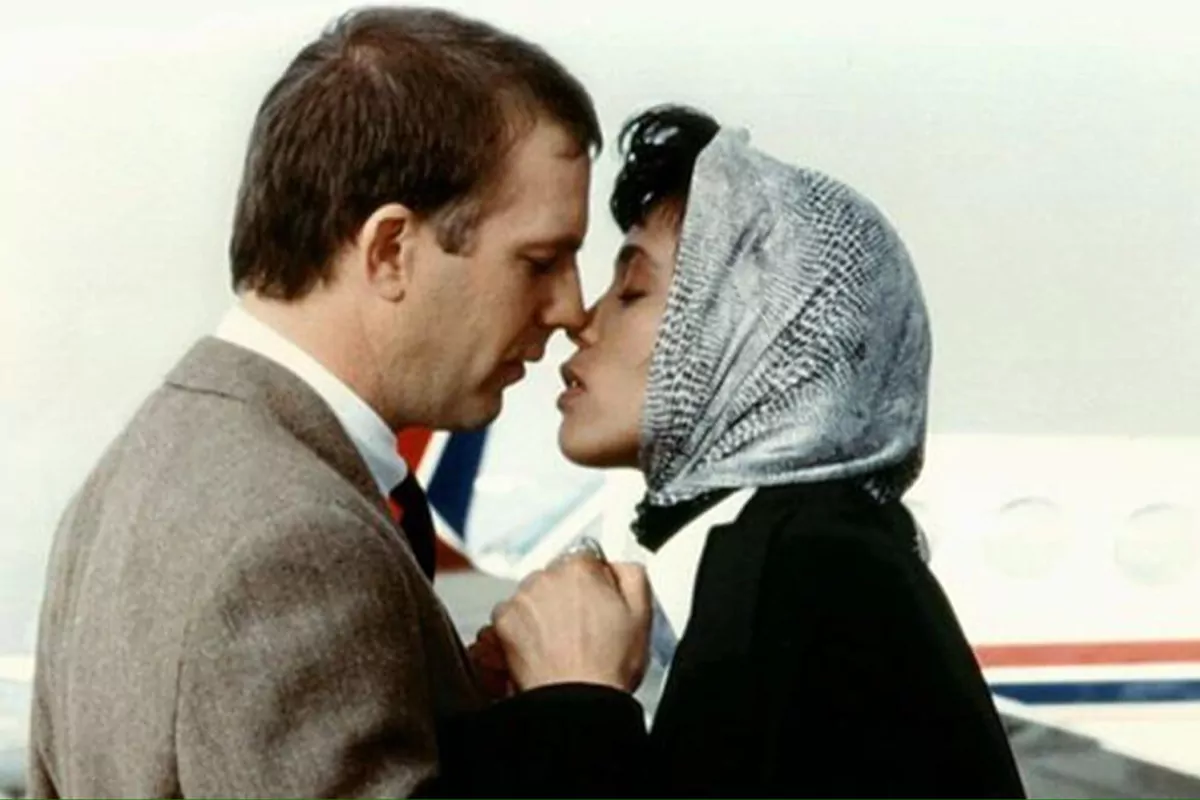 Kevin Costner Really In Love With Whitney Houston