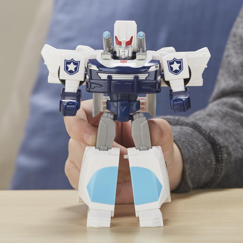 33-Cyberverse-Warrior-Class-Prowl