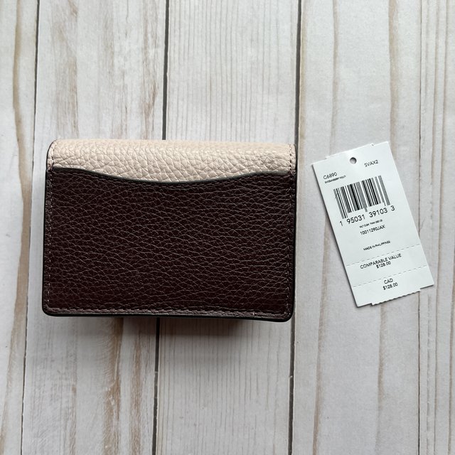 美品　coach  ケース NWT Coach Zip Card Case With Quilting CEC51 Crinkle leather IM