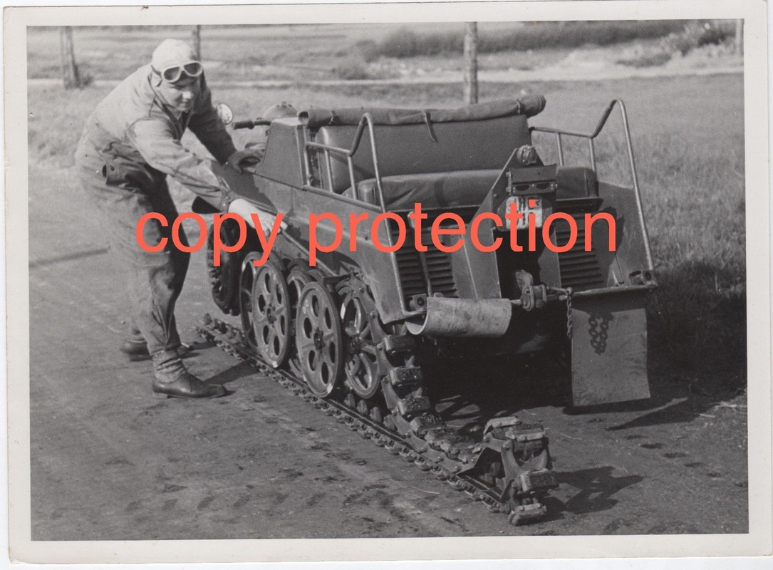 2 Orig. Foto KETTENKRAD NSU Werkfotos Reparatur Anhänger