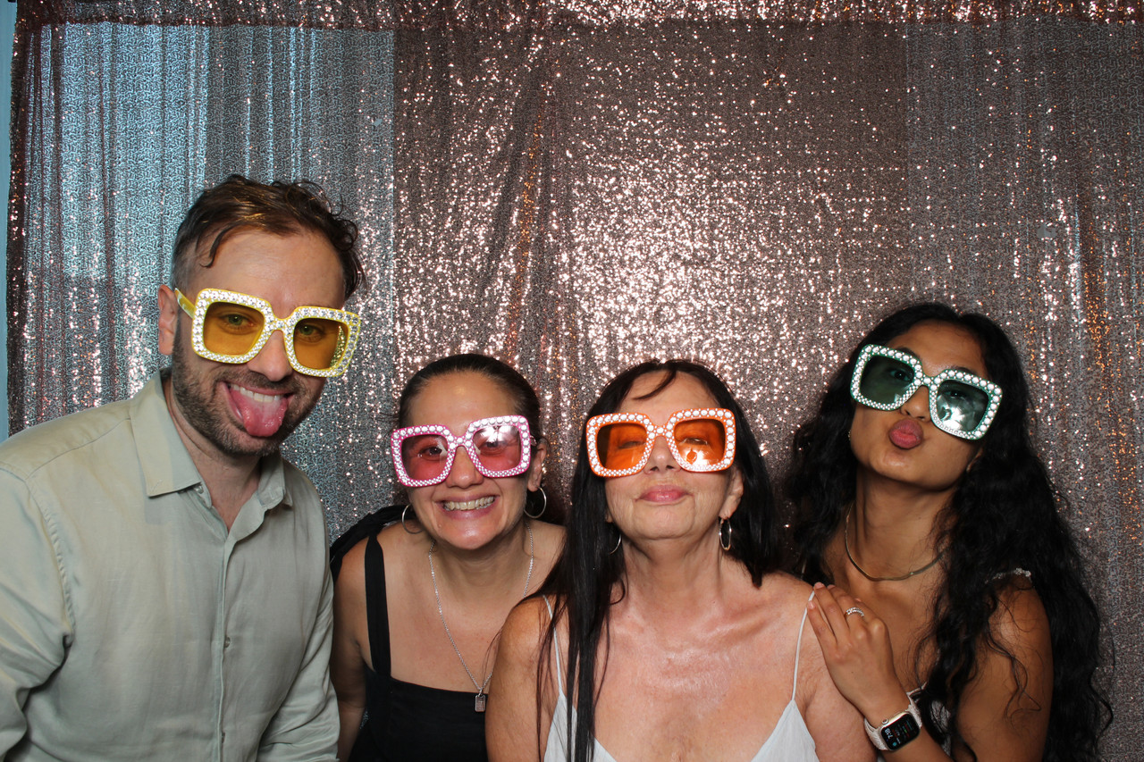 Photobooth Hire Sydney NSW | iCanvas Professional Photo Booths