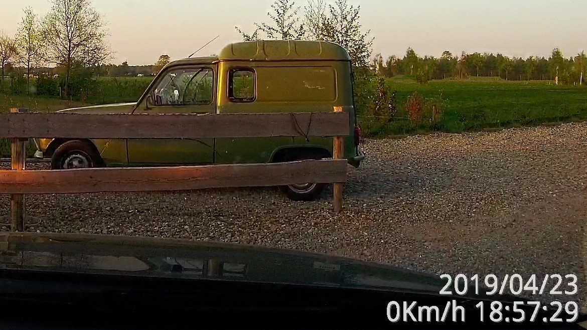 F4  2 185459AA_Moment