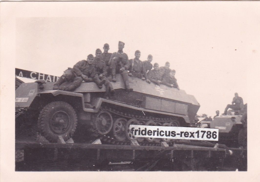 Foto StuG Sturmgeschütz Abt. GD Schützenpanzerwagen Sd.Kfz.251 B