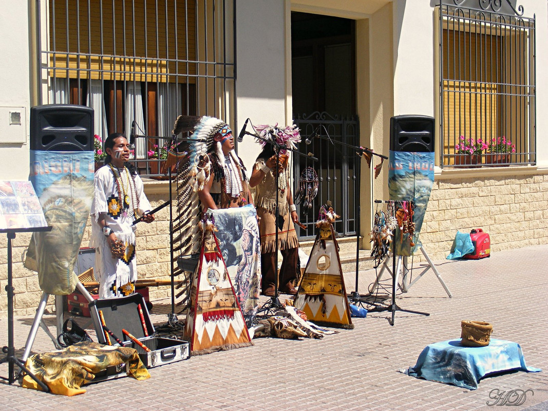 Bolivian-street-singers-Spain-HD.jpg
