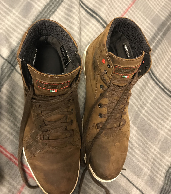 EB6A85E8-5099-48AE-9AA9-8B55292633E6