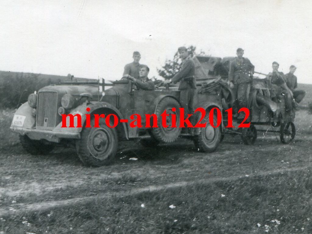 Foto, Wehrmacht, PKW, Kübelwagen mit Betonmaschi