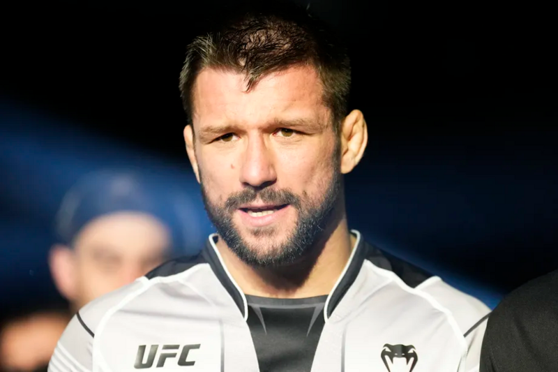 Матеуш Гамрот замества конутзения Хукър срещу Търнър в UFC 285