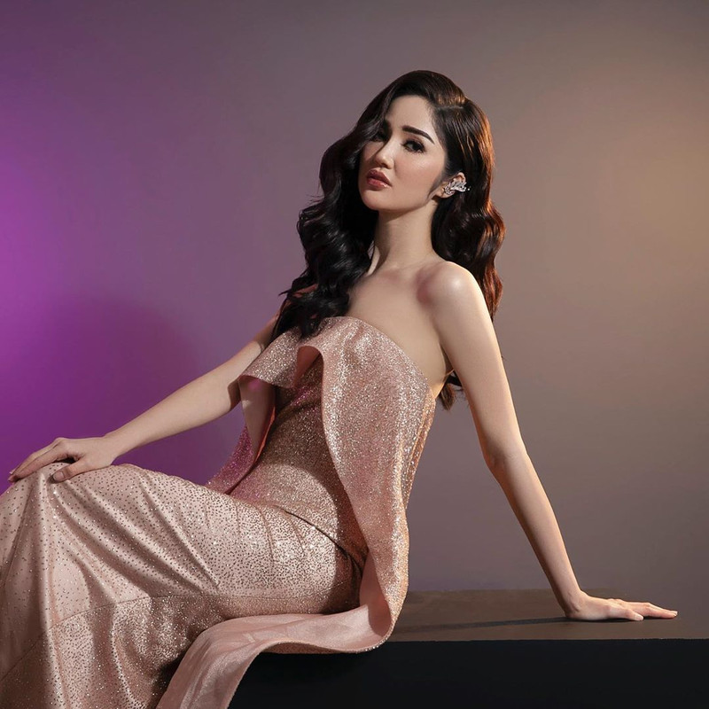 8 Potret menawan Sonia Fergina, sang Puteri Indonesia 2018