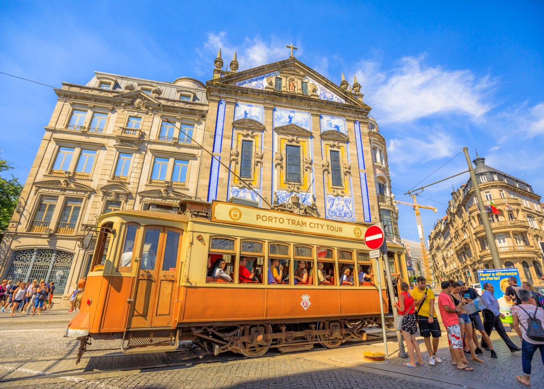 From Largest Outlet In Europe To The Flea Market: Everything About Shopping In Portugal - Where To Stay From Largest Outlet In Europe To The Flea Market: Everything About Shopping In Portugal - Where To Stay: Book your hotel on Avenida da Liberdade - from here you can easily walk to the main attractions, shops and restaurants. Of course, it is simply unrealistic to get around in one day, therefore, as an aperitif, we recommend a walk on the famous tram, which will allow you to see the most beautiful streets of the old city and not get tired of the fashionable “race”.