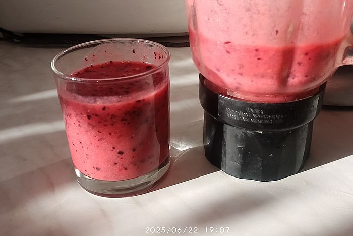 https://i.postimg.cc/DyDt3shg/eper-malna-fribizli-turmix-2025.jpg