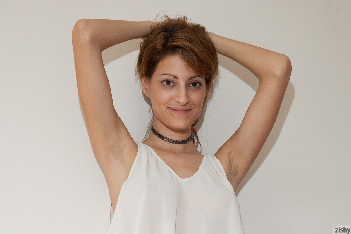 Bobbi_Vidal_Zishy_Must_Be_03