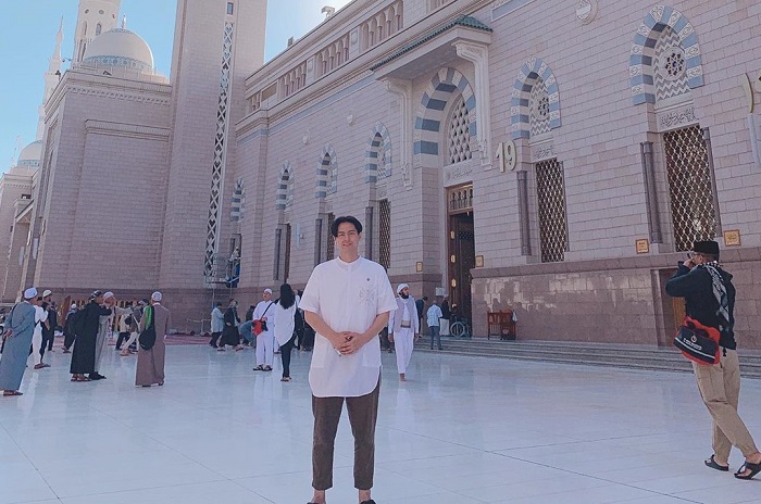 Roger Danuarta di Masjid Nabawi