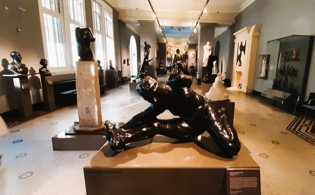 Escapada a Londres por la Exposición de Rafael (2022) - Blogs de Reino Unido - Llego a Londres y Victoria&Albert museum (5)