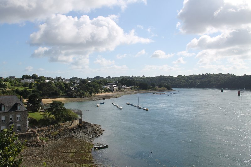Por Normandía y Bretaña - Blogs de Francia - Día 5: Pleneuf-Costa Granito Rosa-Recintos Parroquiales-Brest (2)